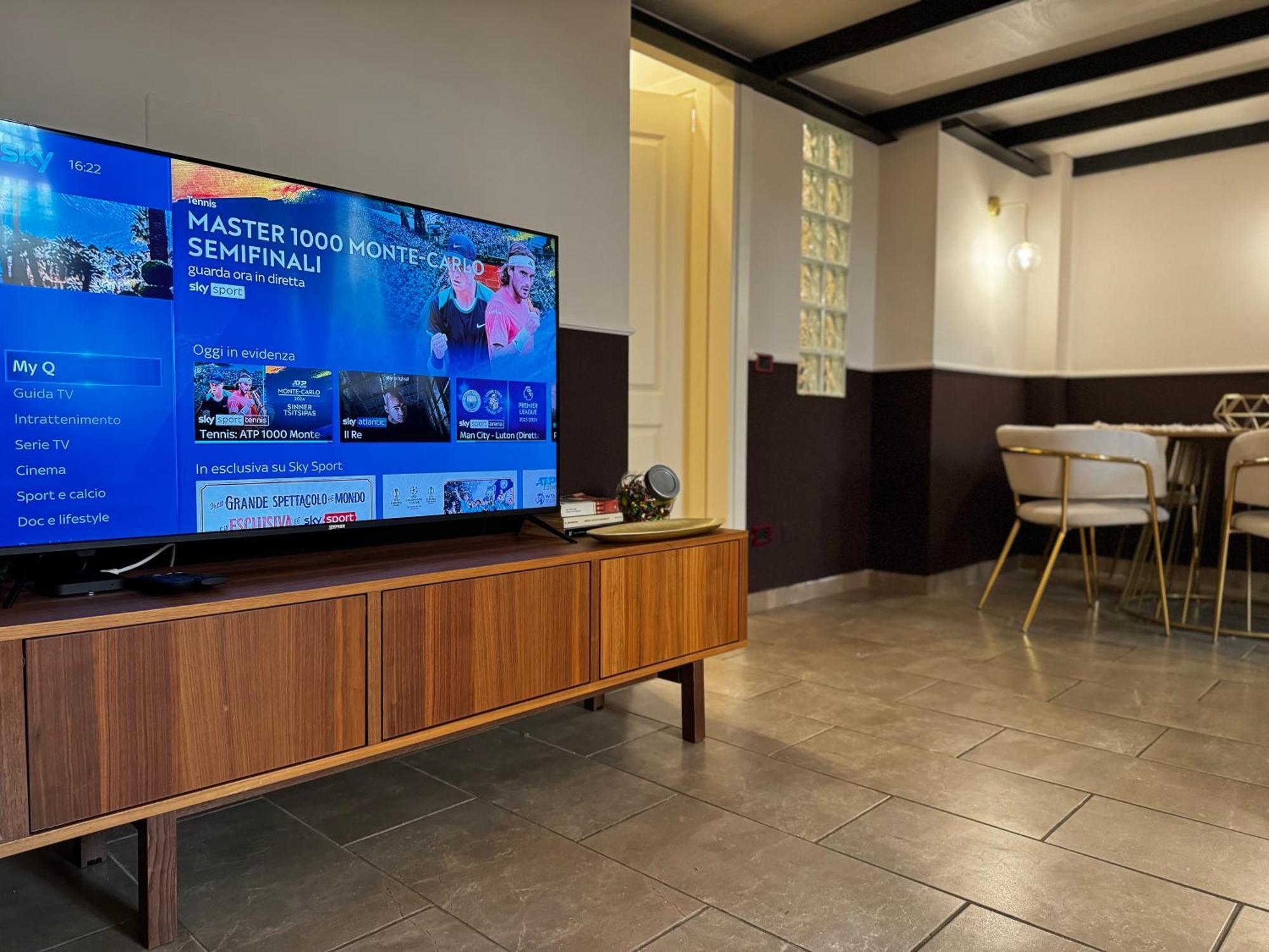 Regina Milano In Verona - Sky Tv, Wifi E Breakfast Box Lejlighed Eksteriør billede